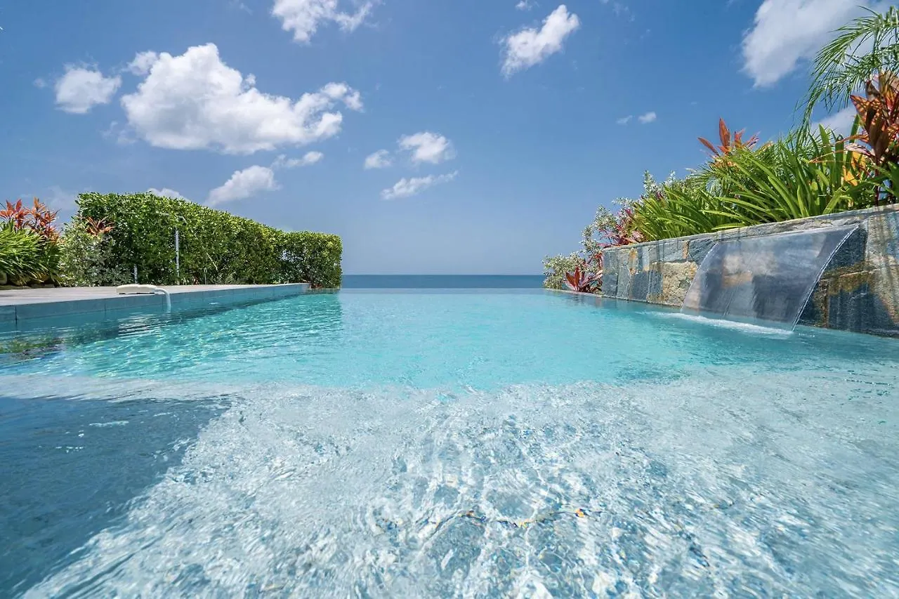 Villa Diamond Rock: Luxe Beachfront Villa with Pool and Stunning Diamond Rock Views Le Diamant 0*,  Martinique
