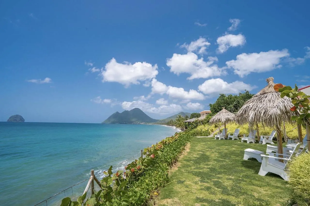 Villa Diamond Rock: Luxe Beachfront Villa with Pool and Stunning Diamond Rock Views Le Diamant